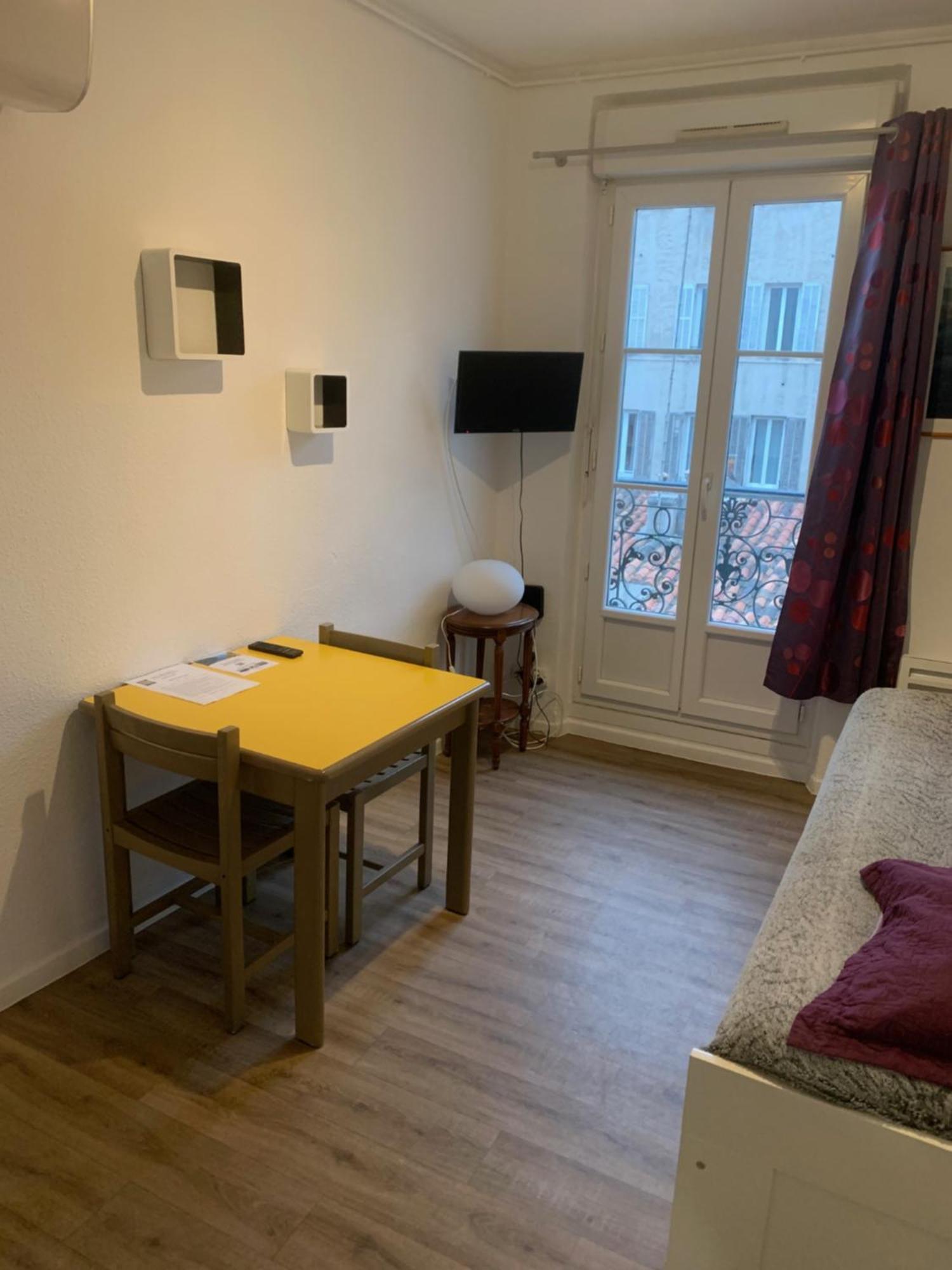 Residence Meublee Services Марсилия Екстериор снимка
